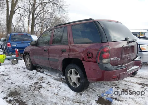 2005 Chevrolet Trailblazer Ls from USA, damaged, VIN 1GNDT13S852109871
